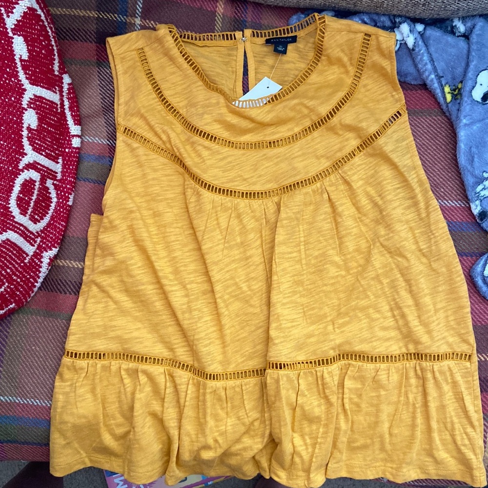 NWT Ann Taylor mustard top size XL
